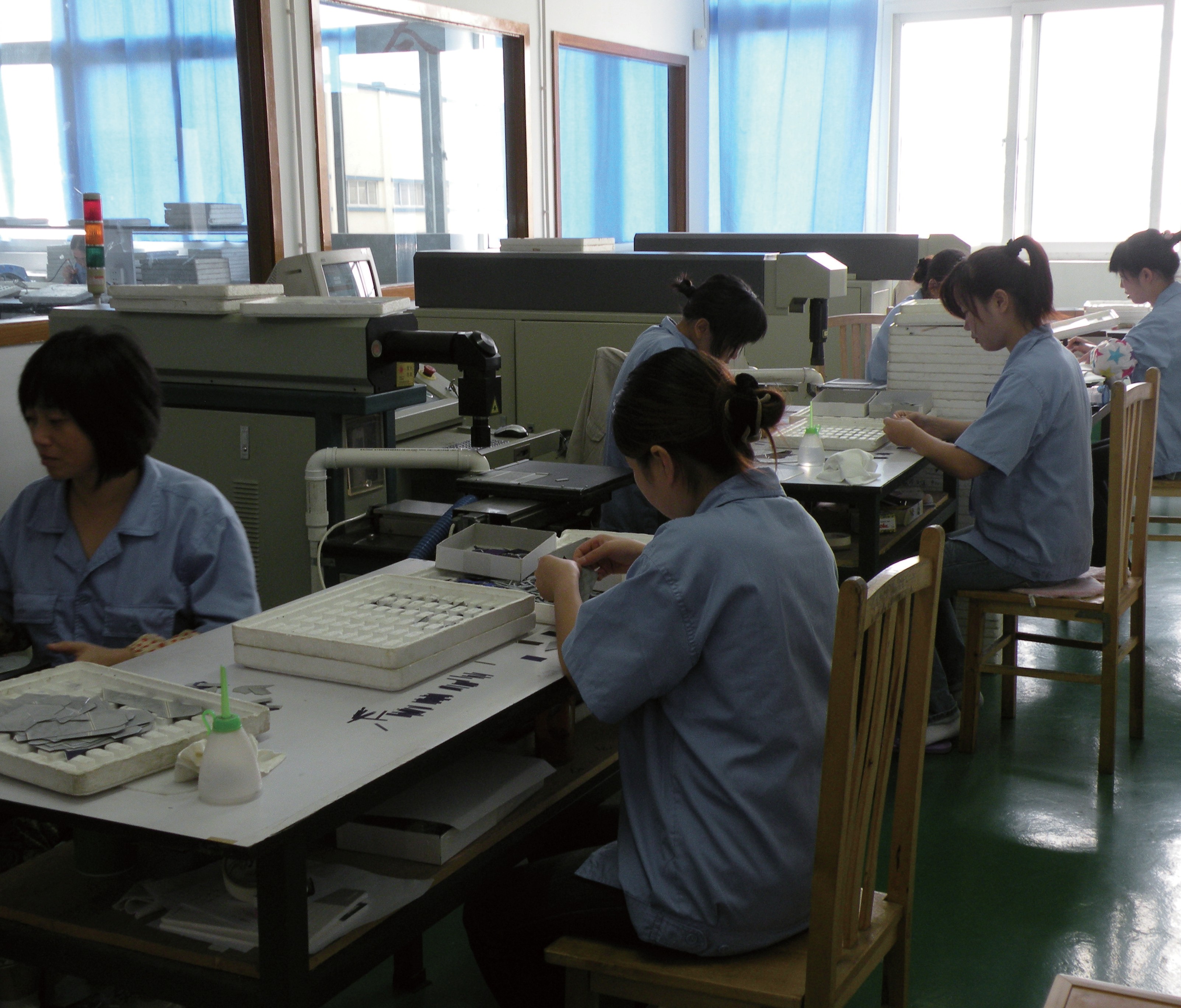 太阳能组件生产车间